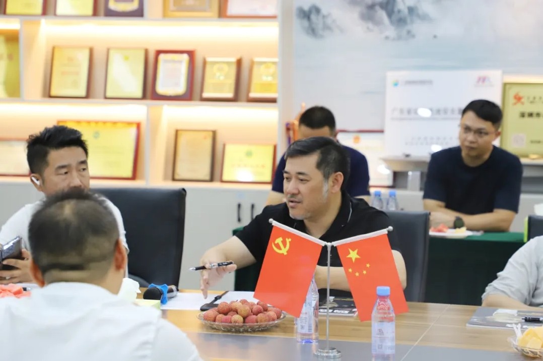 商会执行会长邓炳锋